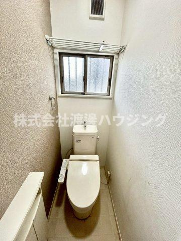 半町4丁目一戸建のトイレ