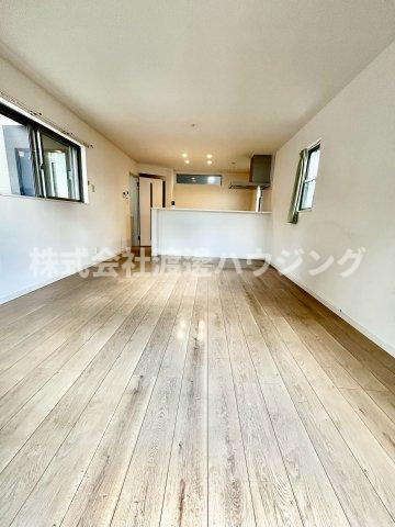 半町4丁目一戸建の居間・リビング