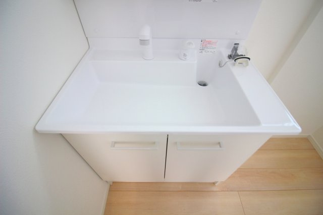 米子市皆生6丁目第一新築分譲住宅のその他|≪同仕様写真≫
シャンプードレッサー標準装備になります。