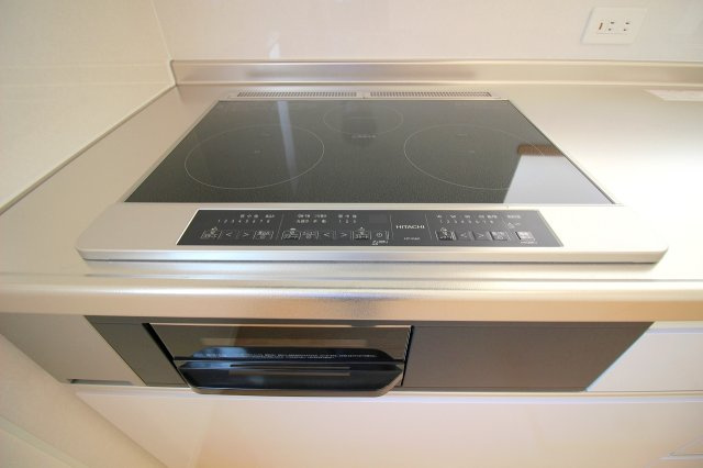 米子市皆生6丁目第一新築分譲住宅のキッチン|≪同仕様写真≫
IHクッキングヒーター標準装備のオール電化住宅