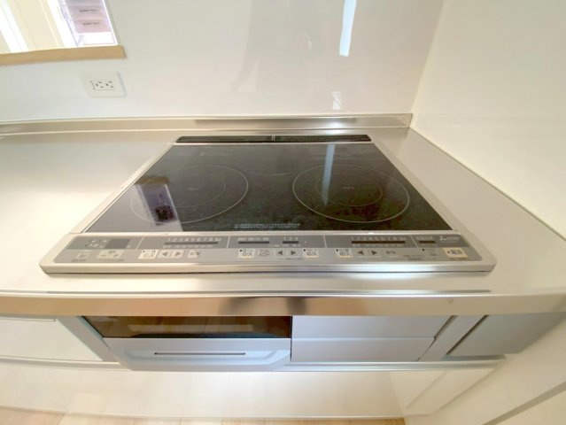 米子市皆生6丁目第一新築分譲住宅のキッチン|IHクッキングヒーター標準装備のオール電化住宅