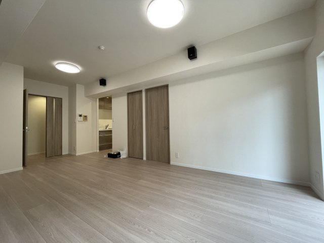 【居間・リビング】 | 朝日プラザ筑紫野プティックス | 約14帖のリビングはキッチンが独立しているためリビングはくつろぎの空間です