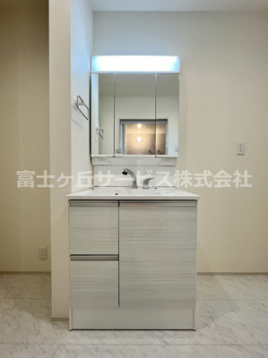 【独立洗面台】 | 牧之原市細江 7期 新築一戸建て 1号棟 | 独立洗面台で身支度をすべて済ませてしまいましょう