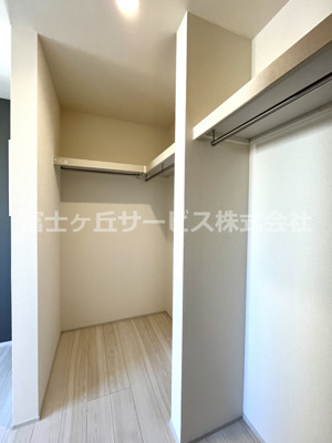 【収納】 | 牧之原市細江 7期 新築一戸建て 1号棟 | 主寝室のウォークインクローゼット