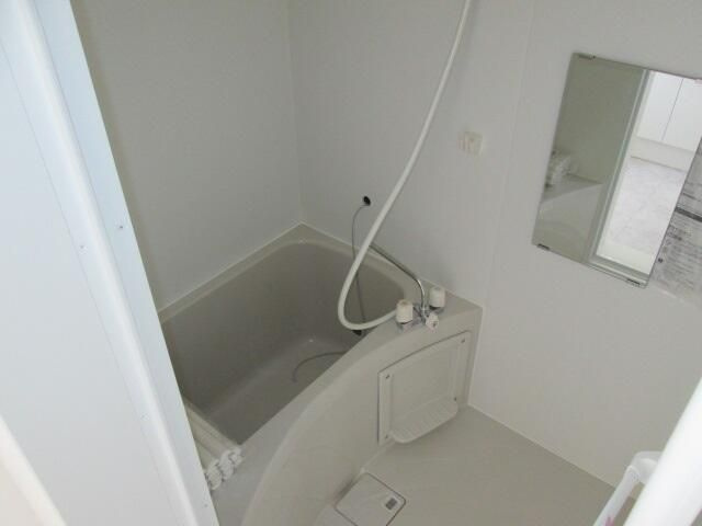 コンフォルト中山の浴室