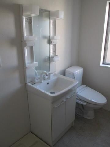 コンフォルト中山の独立洗面台