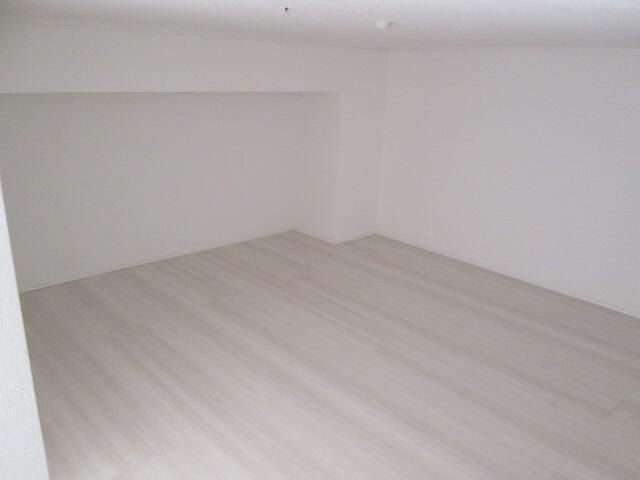 コンフォルト中山の寝室