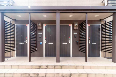 【エントランス】 | グラン・ファミリアＪ