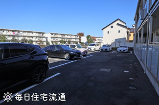 【駐車場】