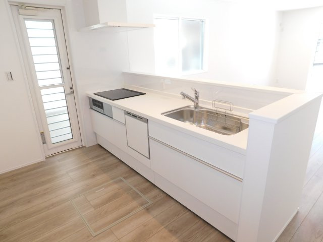 稲沢市北島町千野地の新築一戸建のキッチン|◇キッチン◇　　ＩＨクッキングヒーター・食洗機