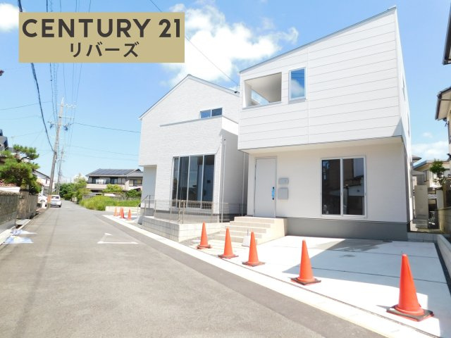 稲沢市北島町千野地の新築一戸建の前面道路含む現地写真|☆全居室ＷＩＣ完備☆　　いつでもご案内出来ます♪（お問合せ当日・平日・水曜・夜間でもＯＫ）　オール電化住宅！　駐車並列２台ＯＫ！　全居室収納完備で広いお家♪