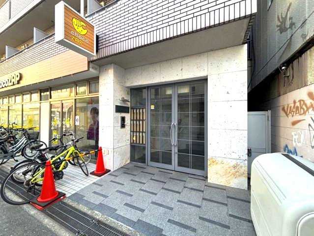 グレース栄のエントランス