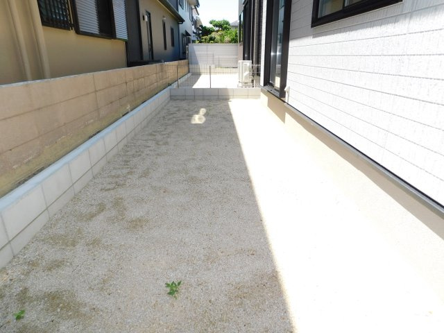 稲沢市北島町千野地の新築一戸建の庭|◇庭◇　　南面で陽当り良好な庭付き♪