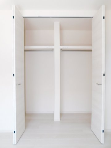 稲沢市北島町千野地の新築一戸建の収納|◇大容量クローゼット◇　　大きな荷物もしっかり収納できます♪