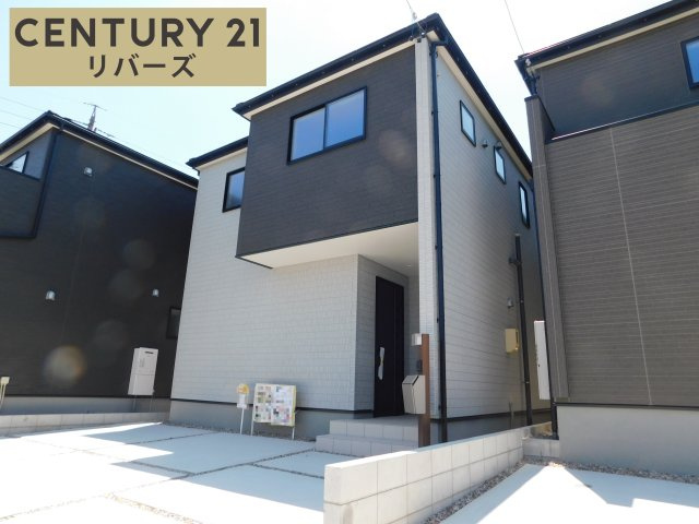 稲沢市北島町千野地の新築一戸建の外観|◇２号棟◇　　いつでもご案内出来ます♪（お問合せ当日、平日、水曜、夜間もＯＫ）　駐車２台ＯＫ！　ＷＩＣやＳＩＣなど全居室収納完備♪　南面に庭付き！