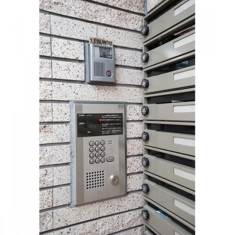 西川ビルのエントランス|オートロック