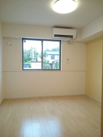 ウィル・アルカディアの内装|明るい色調の室内です