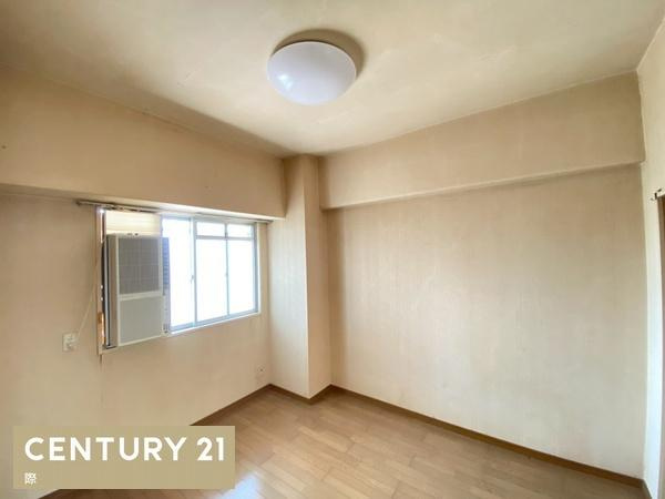 サンライズマンション岩出５弐番館　の洋室