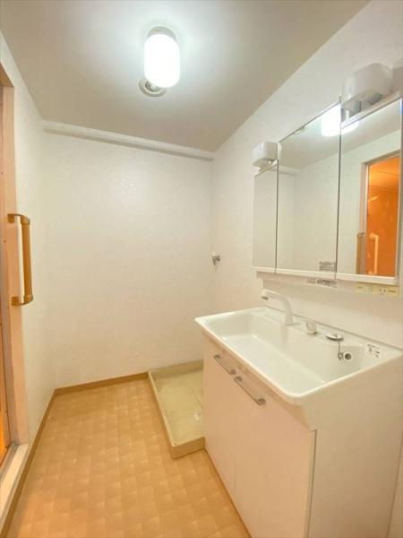 ライオンズマンション和歌山紀伊　の独立洗面台