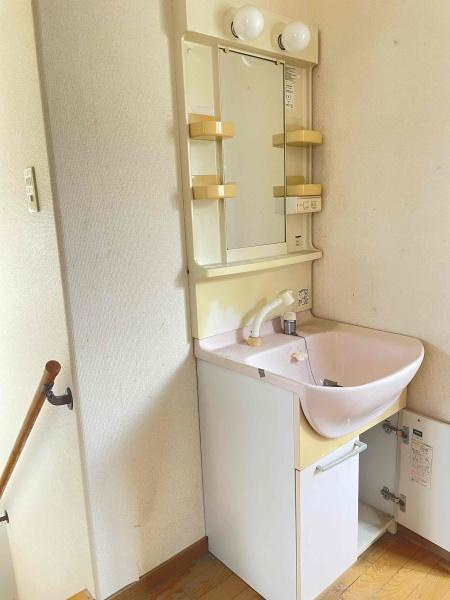 愛西市日置町の独立洗面台