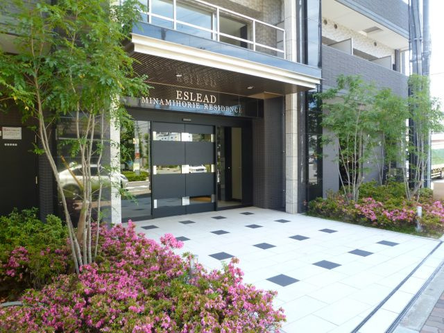 エスリード南堀江レジデンスのエントランス