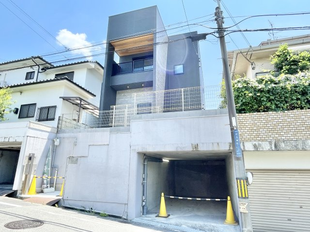 寝屋川市成田東町　新築未入居
