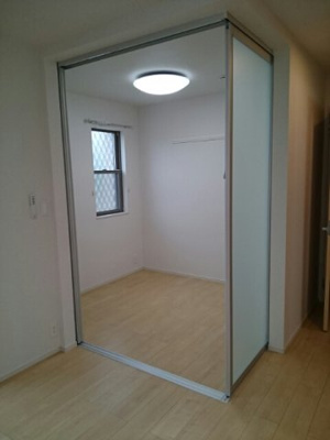 【内装】 | サンライズ | 明るい室内です