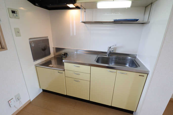 熊本市南区八幡１０丁目のアパートのキッチン