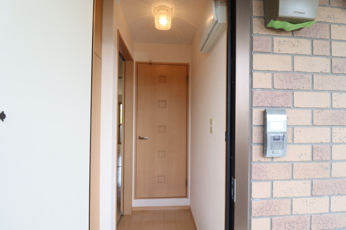 熊本市南区八幡１０丁目のアパートの玄関