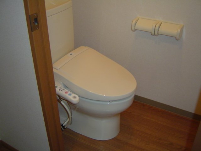 【トイレ】 | ロイヤルシャトーせいら | シャワー付トイレ