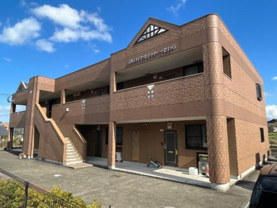 【外観】 | ロイヤルシャトーせいら | 外観写真（昼）