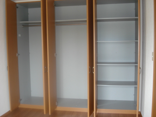 【収納】 | ロイヤルシャトーせいら | クローゼット