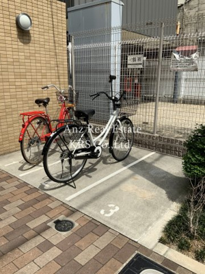 【その他】 | トモ南堀江 | 敷地内には便利なバイク置場があります！