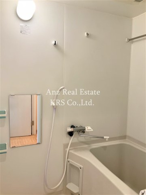 【浴室】 | トモ南堀江 | 雨の日でも安心して洗濯物を干せる浴室乾燥機付き♪