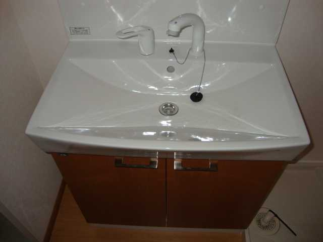 グランドスウェル－Ｂ（Ｇｒａｎｄ　Ｓｗｅｌｌ－Ｂ）の洗面所|洗髪洗面化粧台