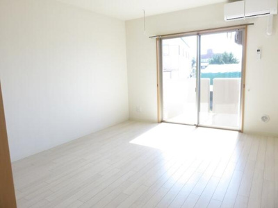 【居間・リビング】 | ラ・トゥール高尾町