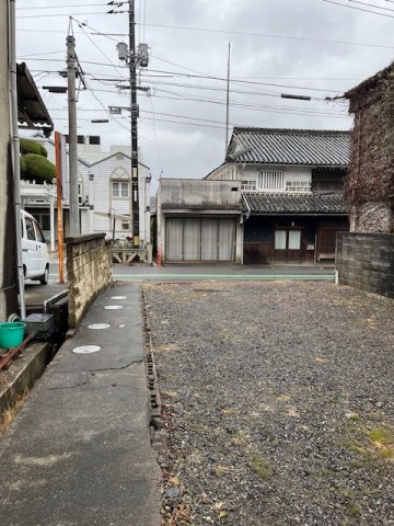 香登本土地の前面道路含む現地写真