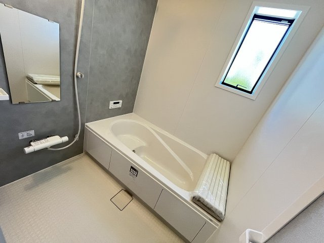 【浴室】 | 福岡市南区柳河内2丁目2期　1号棟（全2棟）【仲介手数料無料・0円】 | 現地写真。浴室です。