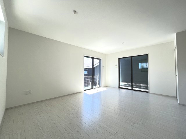 【居間・リビング】 | 福岡市南区柳河内2丁目2期　1号棟（全2棟）【仲介手数料無料・0円】 | 現地写真。