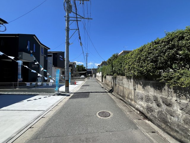 【その他】 | 福岡市南区柳河内2丁目2期　1号棟（全2棟）【仲介手数料無料・0円】 | 現地写真。前面道路です。