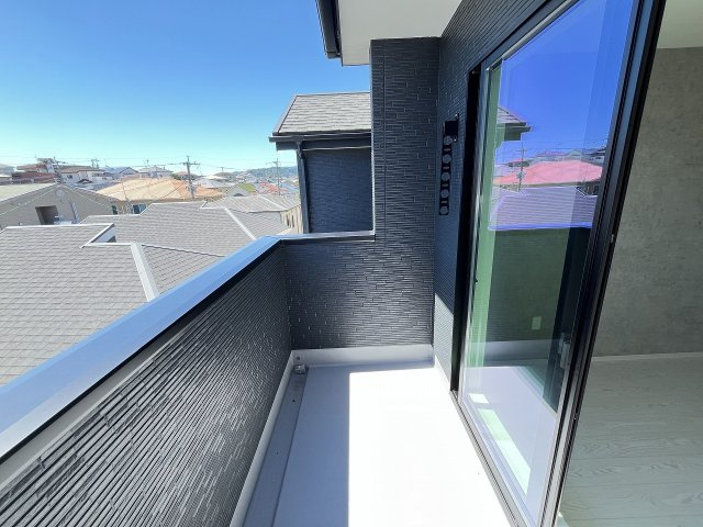 【バルコニー】 | 福岡市南区柳河内2丁目2期　1号棟（全2棟）【仲介手数料無料・0円】 | 現地写真。