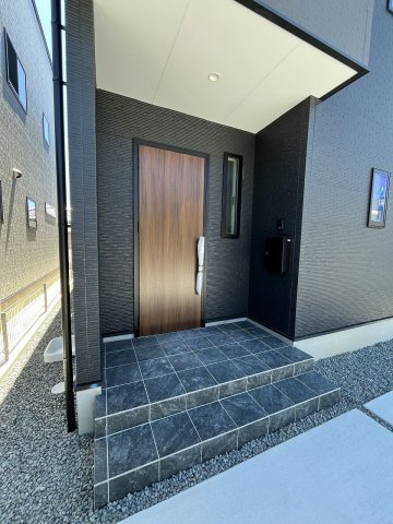【玄関】 | 福岡市南区柳河内2丁目2期　1号棟（全2棟）【仲介手数料無料・0円】 | 現地写真。
