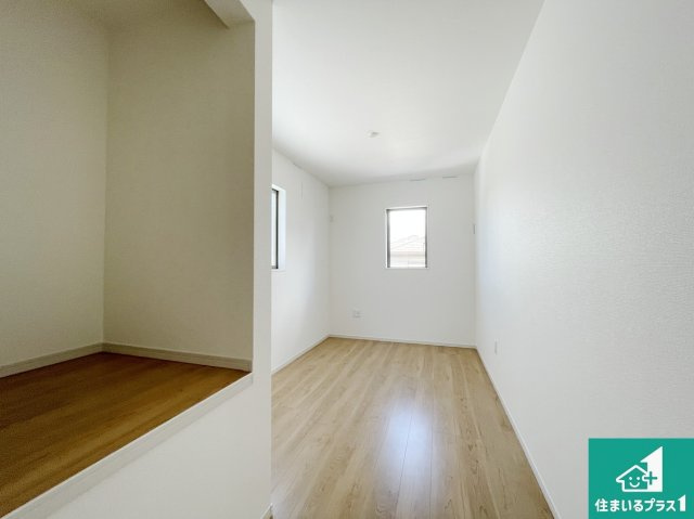 大津市桜野町　第1期　新築一戸建ての洋室|シンプルな洋室は、自分好みのインテリアが楽しめます♪ご家族とインテリアや家具を選びに行くのは新築購入時の醍醐味の一つです。ぜひお楽しみください♪