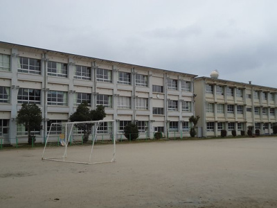 【周辺】 | ローブクレールⅡ | 倉吉市立上灘小学校まで300m