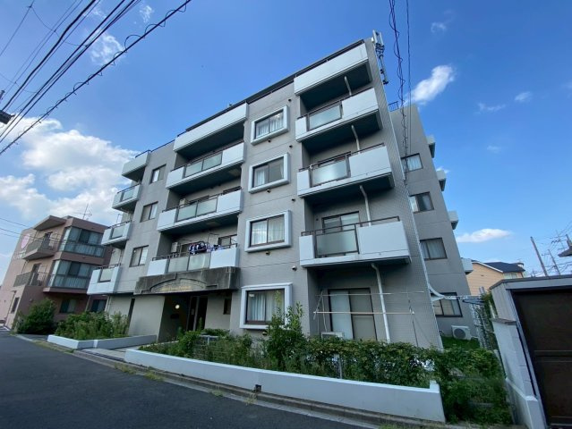 ロイヤルシャトー船橋の外観