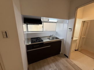 【キッチン】 | 五色山6丁目戸建 | コンパクトなキッチンで掃除もラクラク