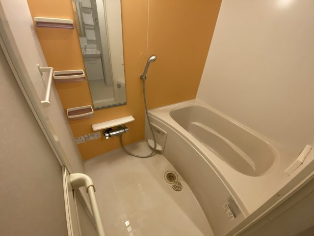 エテルナの浴室