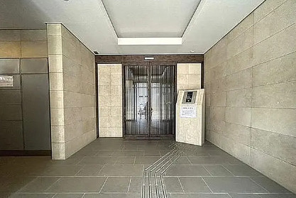 京都市中京区壬生西土居ノ内町　１Ｋ専用庭有　オーナーチェンジ物件のエントランス