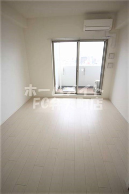 【居間・リビング】 | アドバンス大阪ルーチェ | ゆったりとしたリビングです