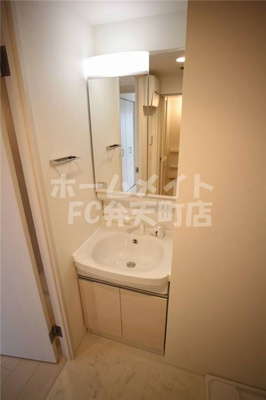 【洗面所】 | アドバンス大阪ルーチェ | 忙しい朝には欠かせない洗面所です